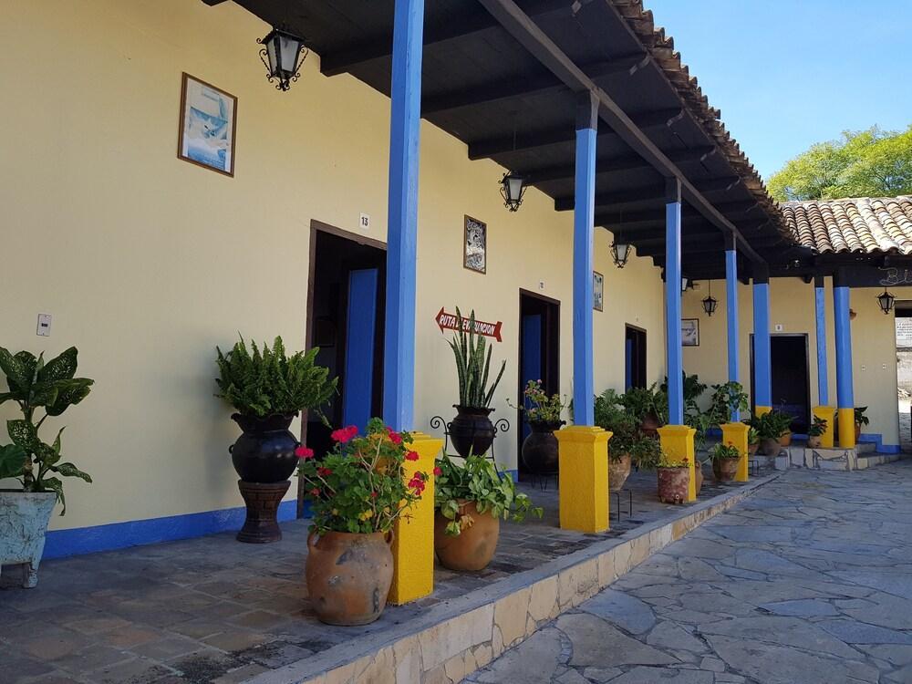Hotel Lirice Colonial Comitan de Dominguez Exterior foto